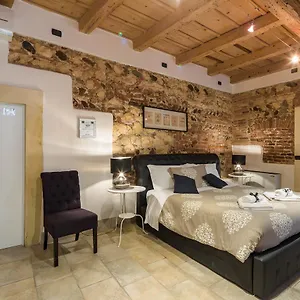  Bed & Breakfast Mela